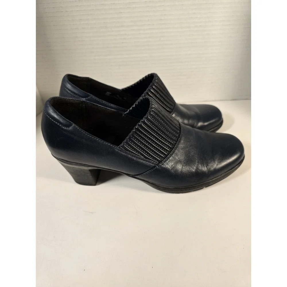 Clarks bendables thoughtful